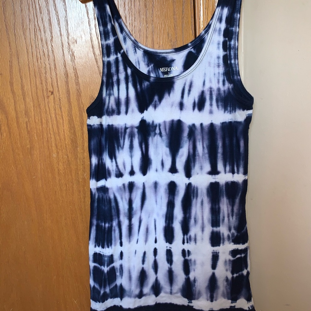 Super cute blue tye dye tank!